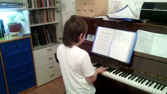 Fly IQ447 ERA Life 1 - тест камеры, песня про зайцев