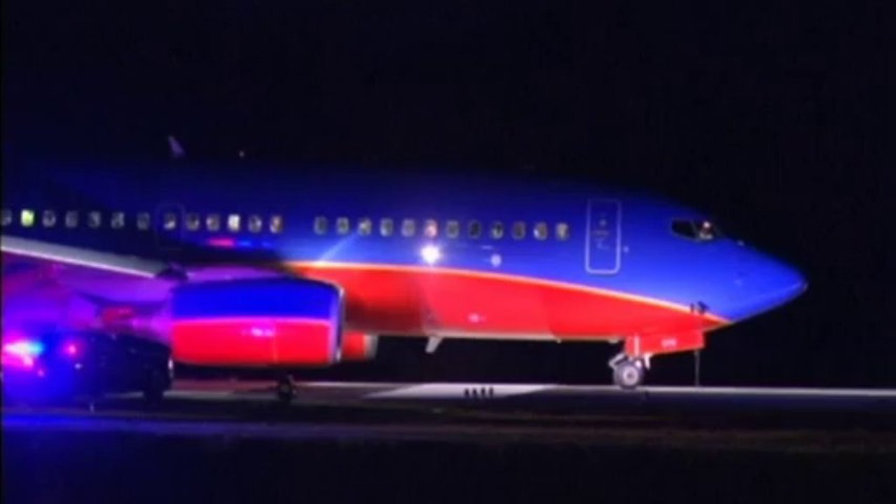 Plane lands at wrong airport in US