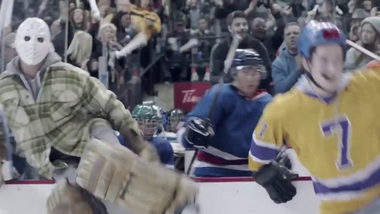 500 hockey players in a Canadian Game!! Canadians Together!!