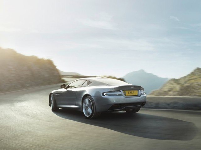 Aston Martin revient sur le design de sa DB9
