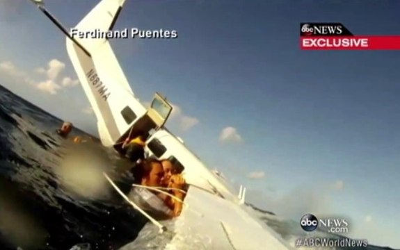 Incroyable : ils filment leur crash d'avion en pleine mer !