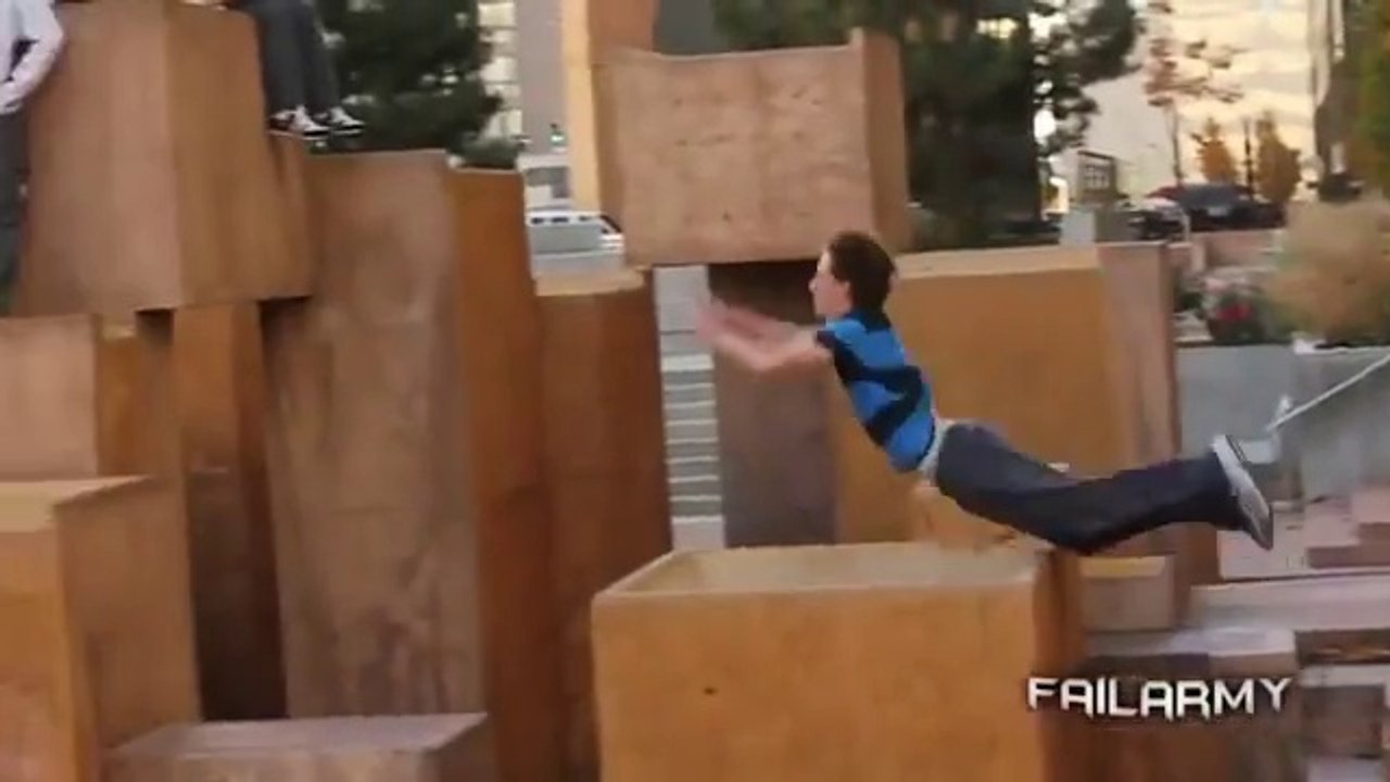 Parkour/Freerun Fails Compilation || FailArmy