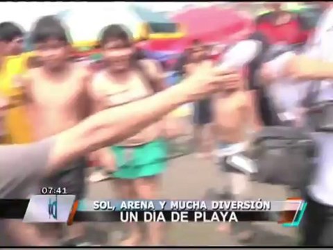 Limeños abarrotaron playas de Lima para calmar el fuerte sol de verano