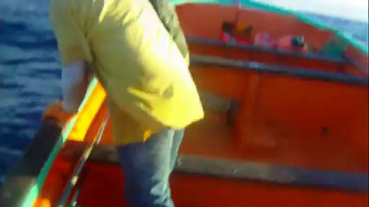 GUADELOUPE JOURNEE PECHE EN MER AVEC DIDIER SUR SON BATEAU DE TYPE SAINTOISE (SUITE 2)