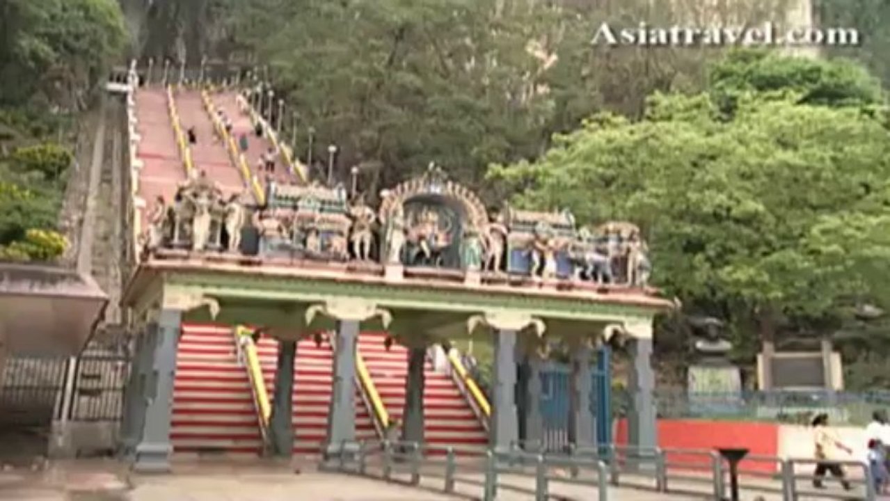 Batu Caves Hindu Temple in Kuala Lumpur, Malaysia by Asiatravel.com