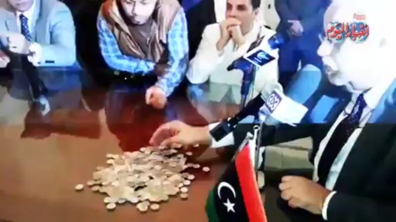 مواطن ليبي أمين- يسلم عمل أثرية إلى مصر