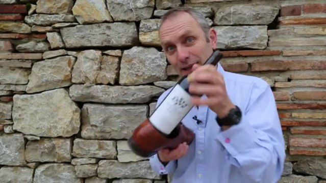 Ouvrir une bouteille de vin san tire-bouchon... Oui c'est possible!