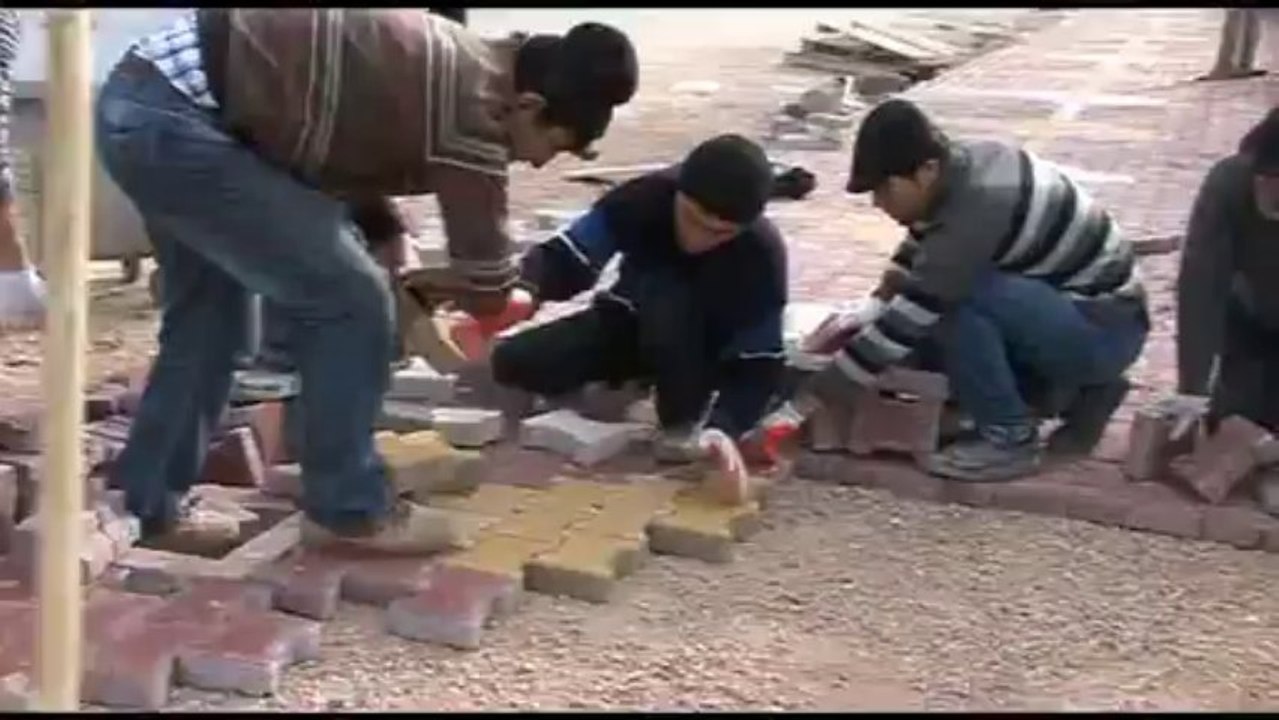Dere kenarı parke yapımı