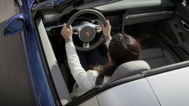 La cinématique du nouveau toit Targa de la 911 en vidéo