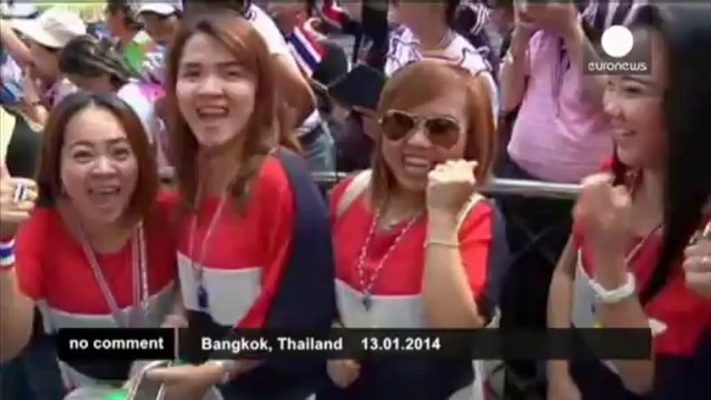 Thai protesters threaten stock exchange