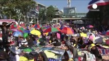 Thailandia: manifestanti anti-governativi bloccano Bangkok