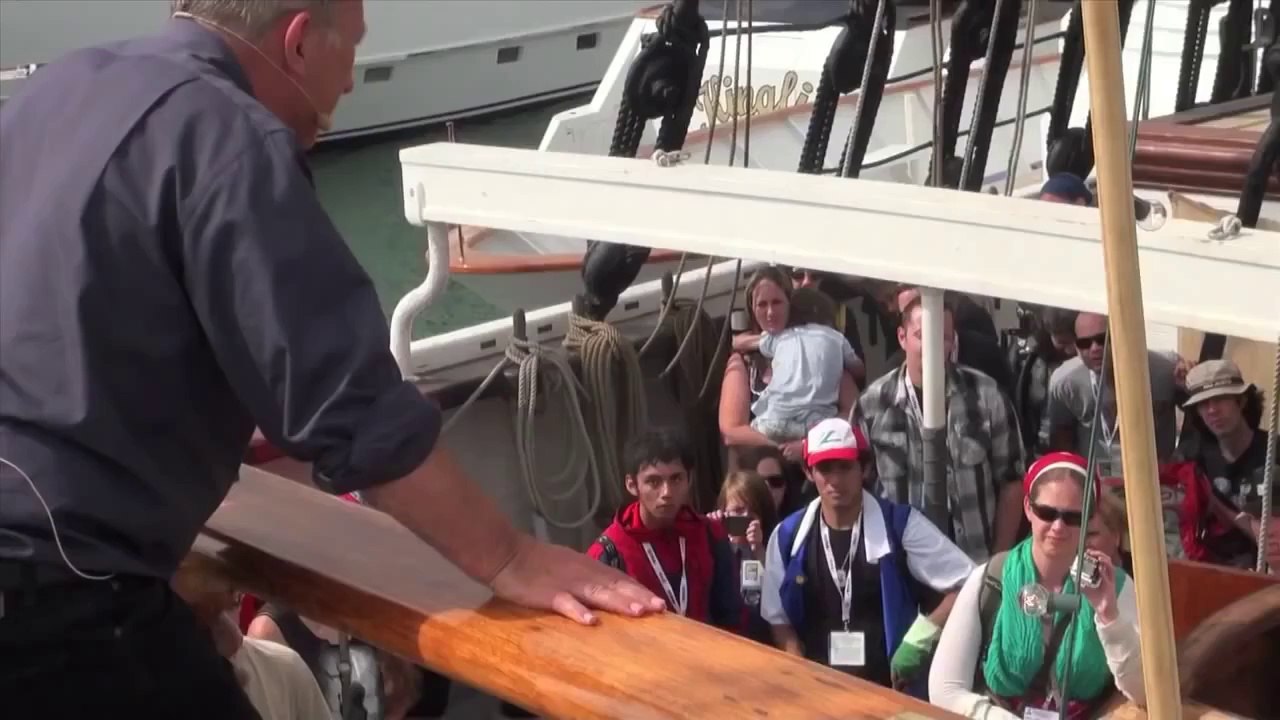 Assassin's Creed IV : Black Flag - Historical Weapons Trailer