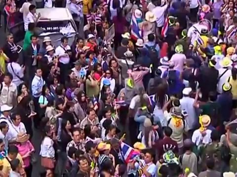 В Таиланде начали блокировать госучреждения