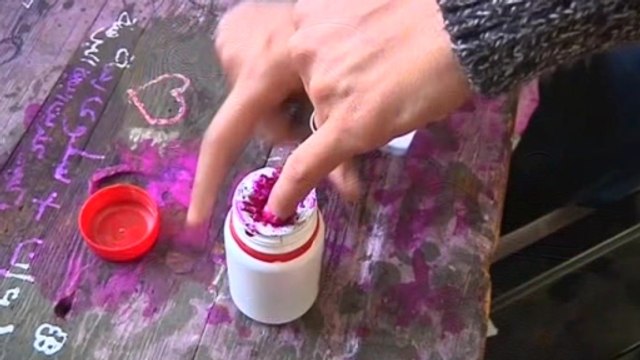 Egyptians give up or down vote for draft constitution