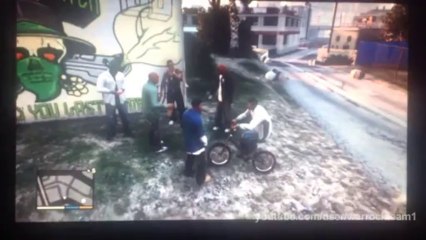 Marek gra na skrzypcach