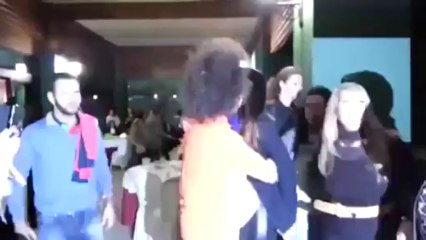 Entrega de regalos a SyK en Cena Las Palmas...Atención al final,moriréis de Amor.