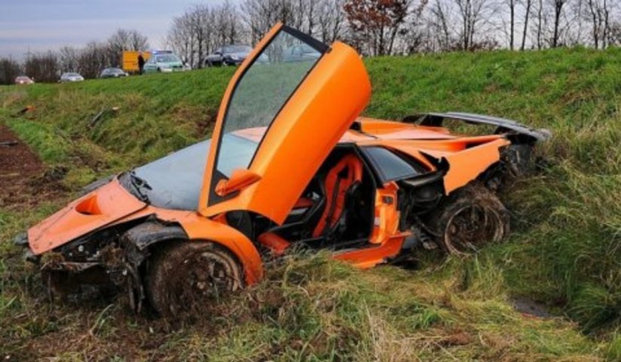 Car Crashes Compilation - January 2014