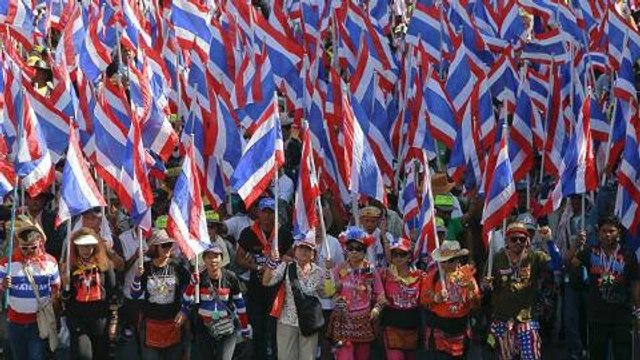 Thai protesters try to shut down Bangkok