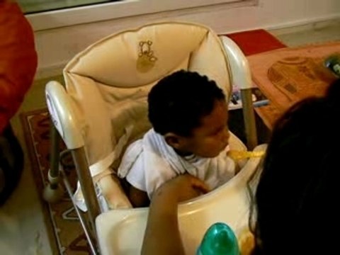 1ers repas à la cuillère à 18 mois