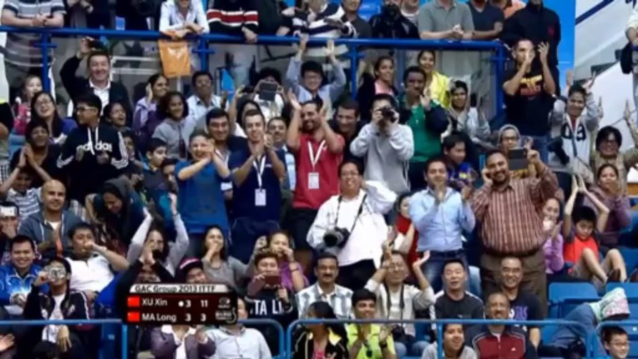 Tischtennis: Showeinlage bei Final-Matchball