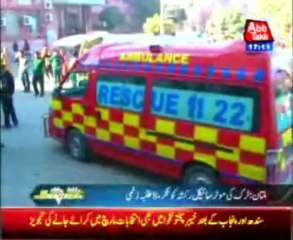 Multan truck hit the motorcycle rickshaw, 8 students injured