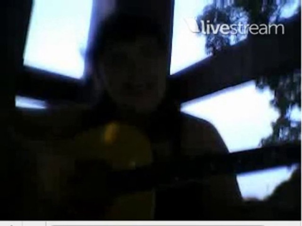 Super Gisele - So uma musica - Twittcam - 2013