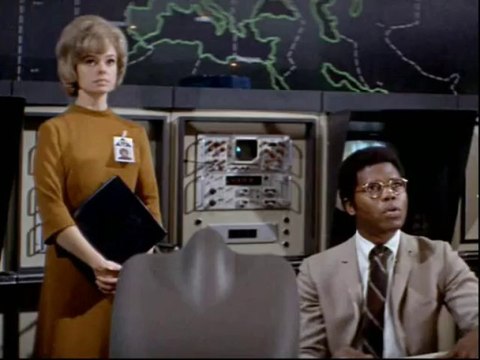 Big Brother is Here! 130bpm RetroDan@GMail (Kraftwerk, Pink Floyd, Daft Punk)