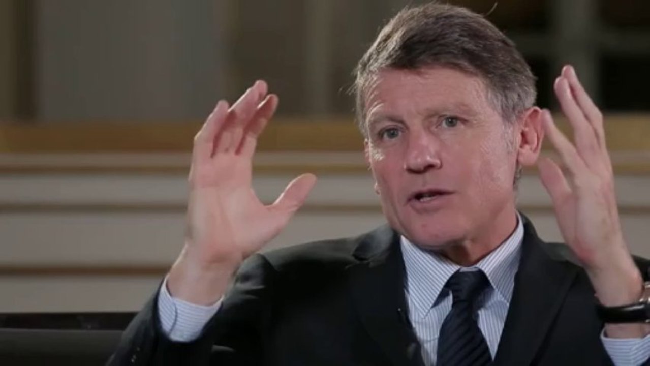 [ARCHIVE] Pourquoi fallait-il modifier les rythmes scolaires ? 5  jours, 5 questions à Vincent Peillon