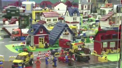 Скачать видео: Monuments du monde recréés en LEGO! Enorme!