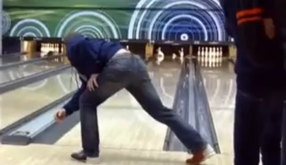 Le Basebowling.. L'art de plier les quilles avec une balle de Baseball !!