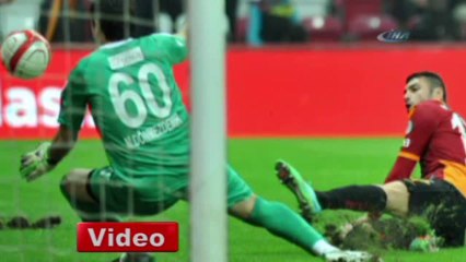 Amrabat Golünü Attı, Galatasaray Armasını Öptü