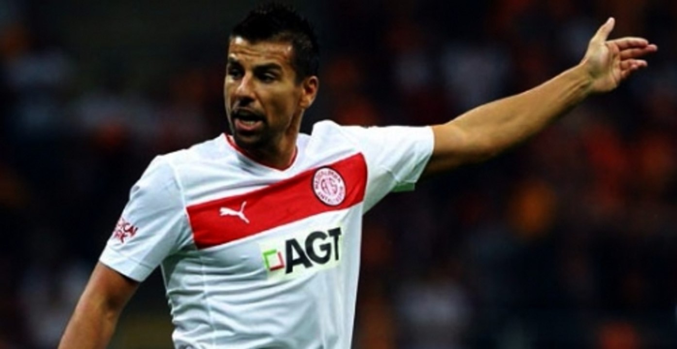 Antalyaspor Milan Baros ile Yollarını Ayırdı