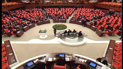 4 BDP'li ve bir bağımsız milletvekili yemin etti -