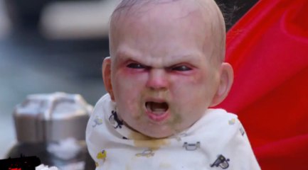 Un bébé démoniaque terrorise les passants à New York - ZAPPING ACTU DU 16/01/2014