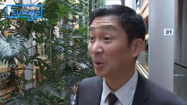 Liêm Hoang-Ngoc, député européen socialiste : Il faut réintroduire de la démocratie dans le contrôle de la troïka