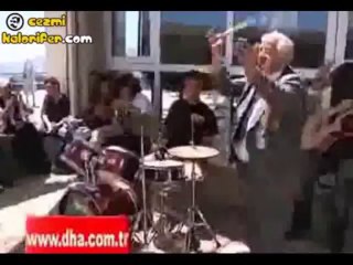 Hocam Bize Bateri Çalar mısın ?