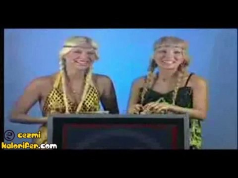 Esra & Ceyda Kardeşler - Sizin Altınızda Olmaktan Mutluyuz