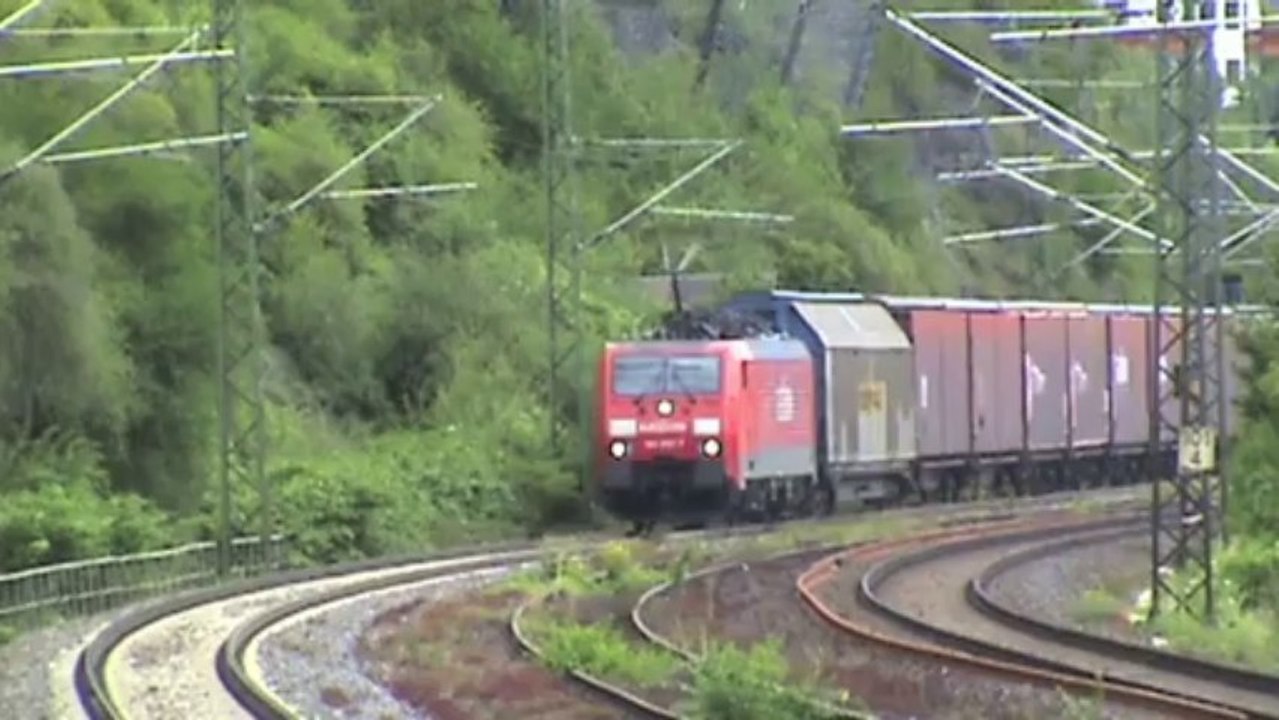 Züge bei Kestert, Plasser&Theurer, Captrain E186, 2x 294, 145, 151, 189, 2x 185, 427, 428