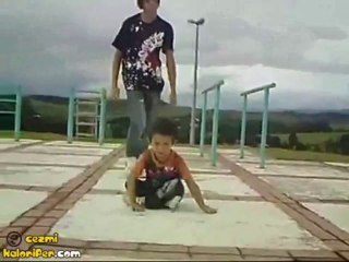 Harika Teknotonik Dans Yapan Velet