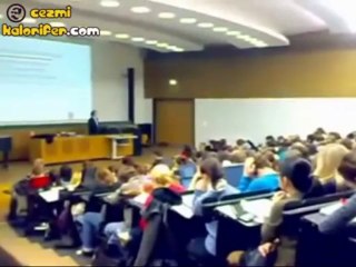 Dersin Ortasında Gol Sevinci