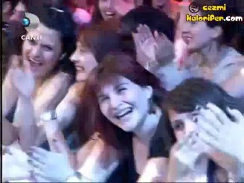 Feyyaz - Gitar Aldık Diye Her Dakika Şey Mi Verecem