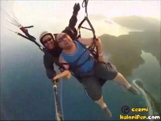 Paraşütle Uçarken İmana Gelen Adam
