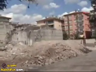 Türk İşi Bina Yıkımı