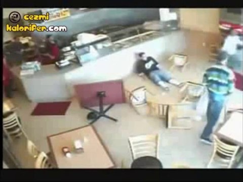 Restoranda Liseli Kavgası