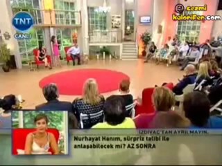 Canlı Yayında Kafaya Sandalye Fırlatmaca