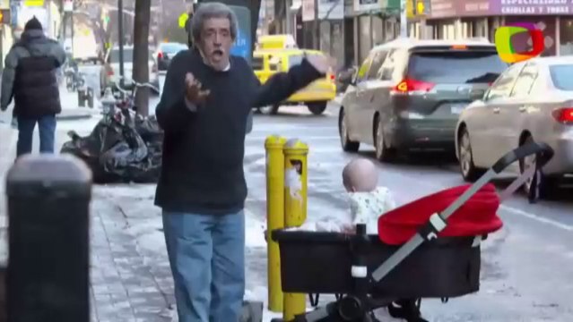 Beb diablico assusta pedestres em pegadinha para promover filme - Terra