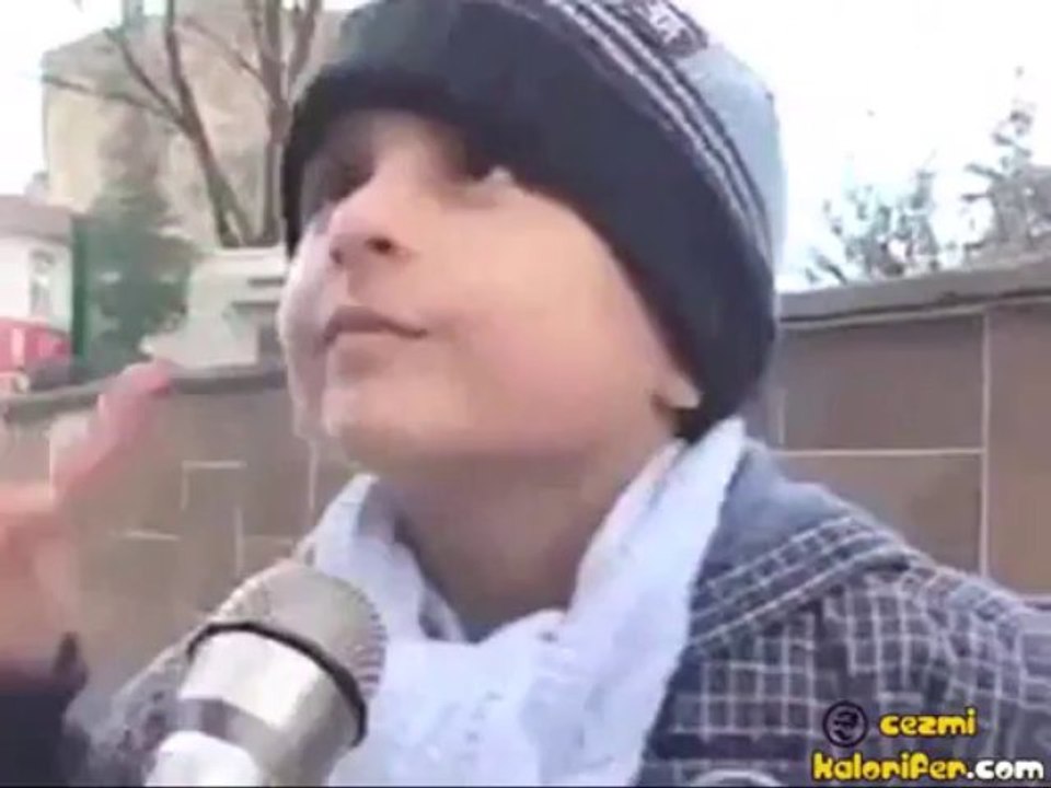 TV’den 3 Kıza Aşkını İlan Eden Çapkın Velet :)