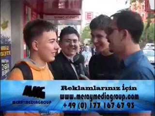 Kameraları Görünce Aşkını Dile Getiren Liseli