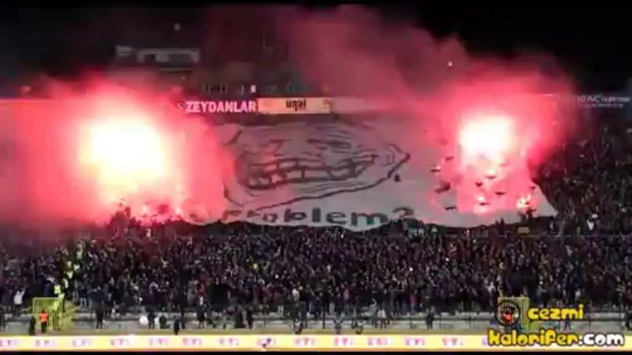Eskişehirspor Maçında Trollface Meşale Protestosu