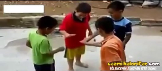 Taş Kağıt Makas Oyununu Kazanınca Çok Sevinen Çocuk